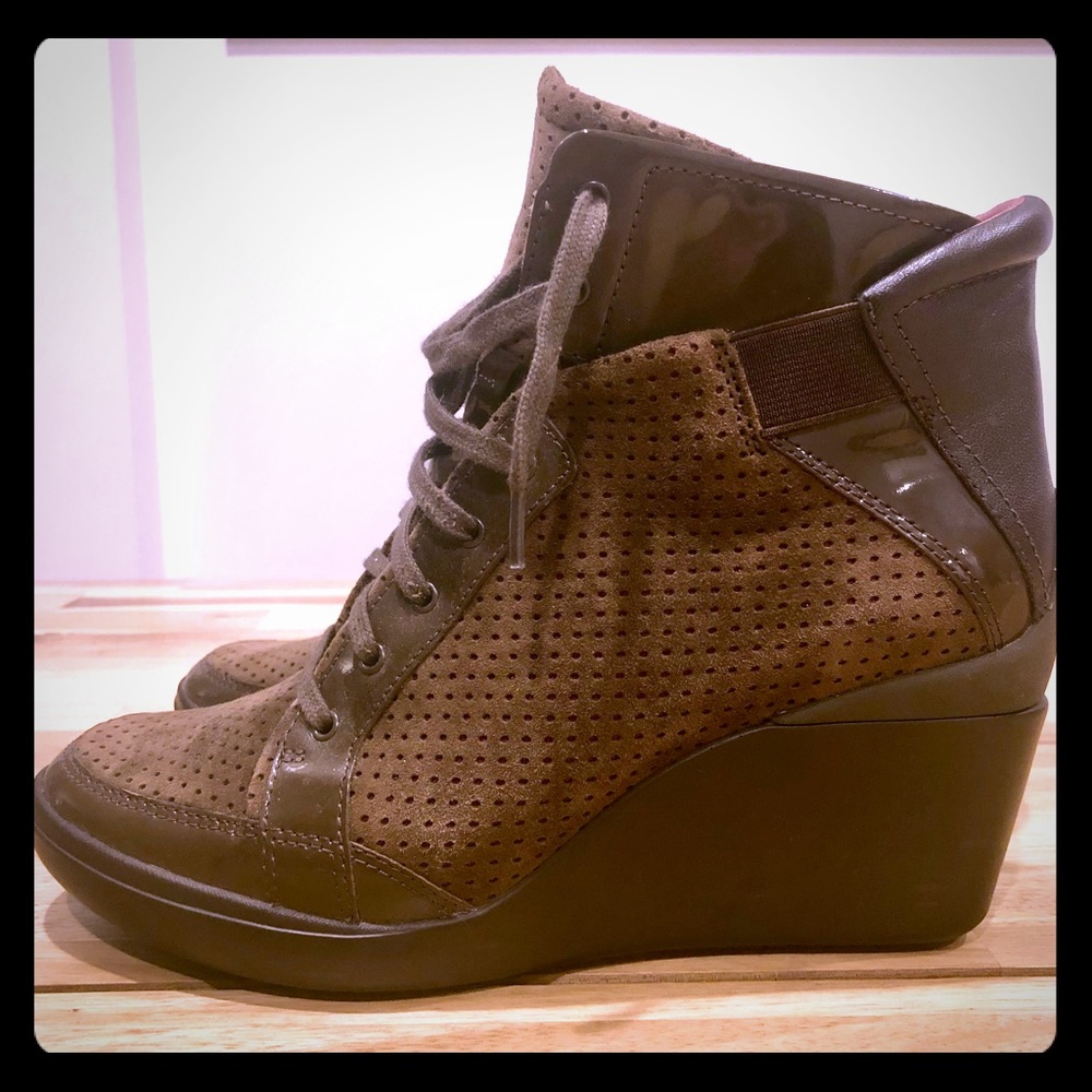 COPY - Tsubo Brown Lace Up Wedge 8